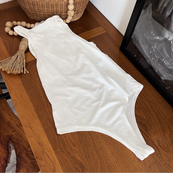 SOFT WHITE HIGH NECK BODYSUIT #0370 - Picture 2 of 7